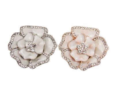 China Wedding 2021 Hot Sales Flower Shape Brooch Female European and American Rhinestone Pearl Brooch for sale