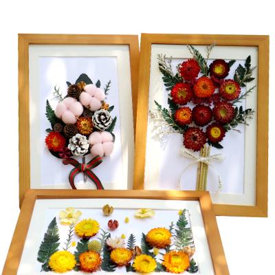 China New Classical/Post-modern customized High Quality New Design Christmas Finished product Xmas New Year Festival Decoration picture frame for home decor for sale