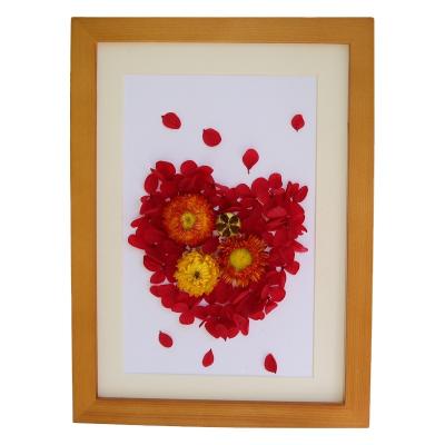 China New Classical/Post-modern Multi-size Dried Flower Photo Frame Hollow Picture Frame Wall Hanging Diy Frame for sale