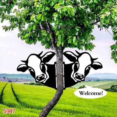 China Viable 5947 Farmhouse Art Outdoor Decor Garden Fence Backyard Farmhouse Garden Decor Peep Cow Hang Artwork Resin Silicone Mold for sale