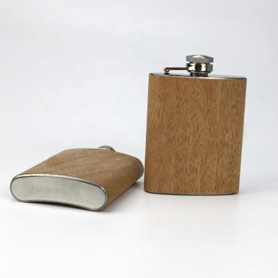 China 2021 Gift Promotion 120ML/4oz 304 Stainless Steel Hip Flask Wooden Whiskey Wine Jug for sale