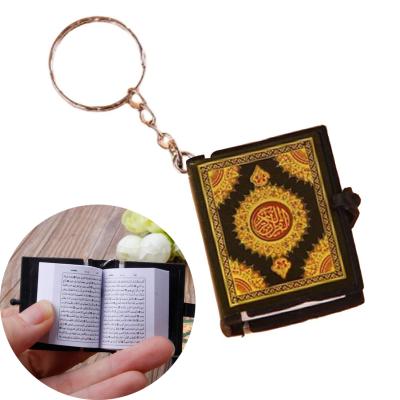 China A great gift for those who are Muslims. Wholesale Rainbow Islam Products Gift Sets Muslim Islamic Wedding Favors Mini Small Quran Holy Quran Key Chain Books for sale