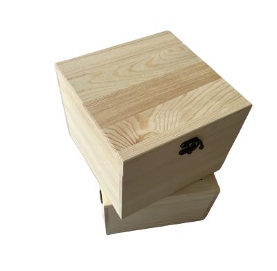 China Wholesale Price Handmade Craft Box Pine Wood Home Gift Box for sale