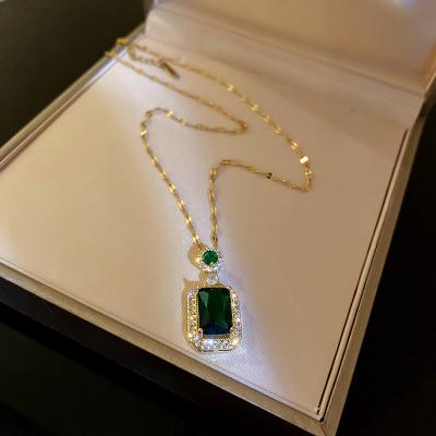 China 2022 18k Gold Choker Green Tasty Crystal Cubic Baguette Rectangle Pendant Necklace Environmental Friendly for sale