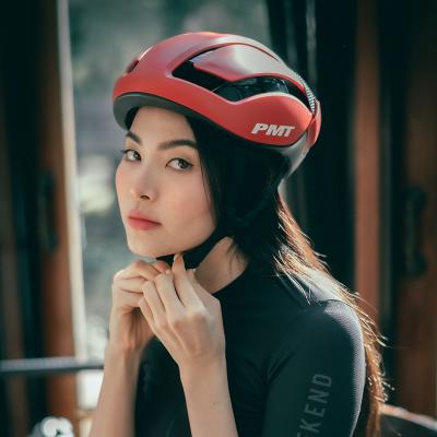 China Durable PMT Integrated Breathable Mountain Bike Helmet Road Bike Equipped With Pneumatic Bicycle Helmet for sale