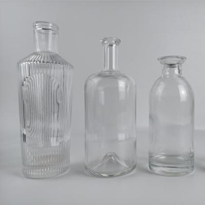 China Custom Glass Bottle Beverage Beverage Glass Bottle Maker Transparent Decanter Wine Bottle for sale