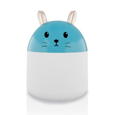 China Custom Logo Cute Mini Ultrasonic Atomizer USB Car Air Humidifier For Hotel Car Home School for sale