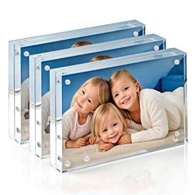 China OEM Customised Acrylic Photo Frame , Acrylic Box Picture Frames Scratch Resistant for sale