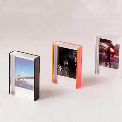 China 4'' X 6'' Acrylic Photo Frame With Magnets , Tabletop Acrylic Clear Picture Frames OEM for sale