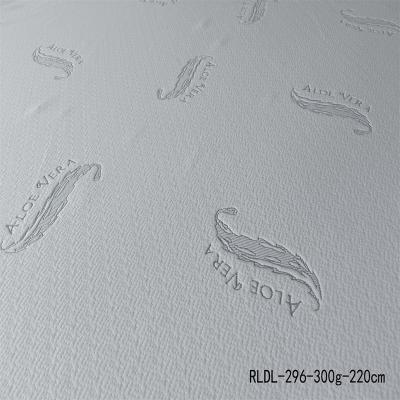 China Anti-bacteria Wholesale Beautiful Floral 100% Polyester Mattress Fabric for sale