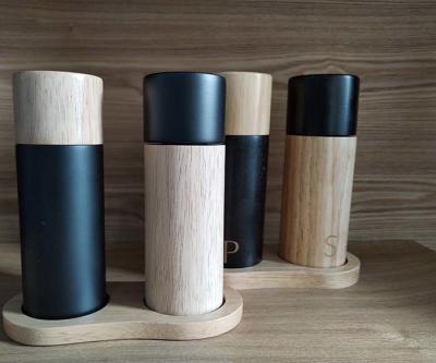 China Functional Salt & Pepper Wooden Grinder Adjustable Mill Ceramic Core Jar for sale