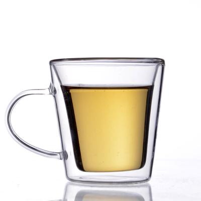 China BB27775 Sustainable Pure Hand Double Blown Wall Glass Mug With Handle for sale