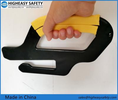 China HIGHEASY pipe rod lifter is a safety handling tools to Loading and unloading pipes manually black yellow color for sale