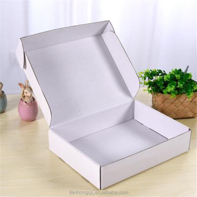 China Custom White Recycled Logo Printed Corrugate Paper Gift Packaging Materials Packaging Box for sale