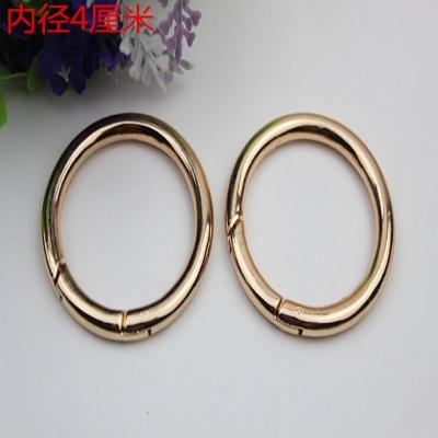 China Custom high quality 40 mm light gold round shape spring snap hook for bags for sale