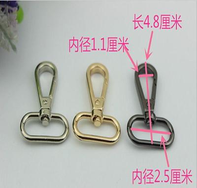 China Designer latest design simple nickle color zinc alloy 25 mm high quality snap hook for sling bag for sale