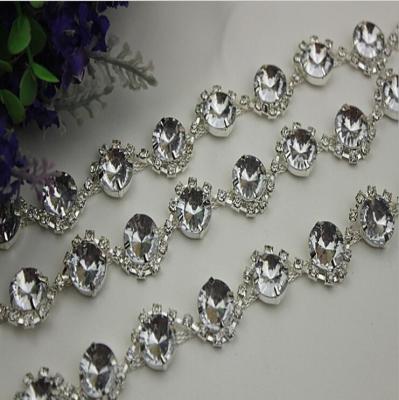 China Beautiful customized silver color diamond hardware iron 17 mm luxury chain for bags for sale