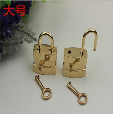 China HOT SALE OEM design durable light gold cheap zinc alloy decorative padlock with key for sale