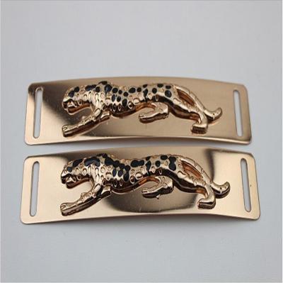 China Personalized light gold metal curved sneaker shoe lace shoelace charms metal buckles for sale