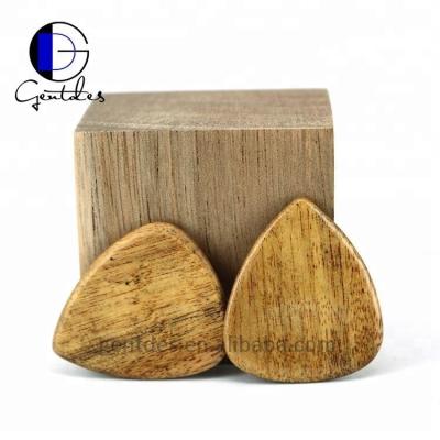 China GUITAR Gentdes Jewelry Customized Guitar Pick Natural Wood Wholesale for sale