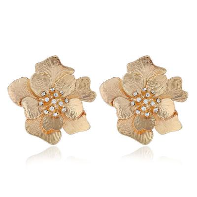 China RE3634 Eco-friendly Japan Wedding Gold Size Women's Earrings Large Light Bridal Flower Earrings for sale