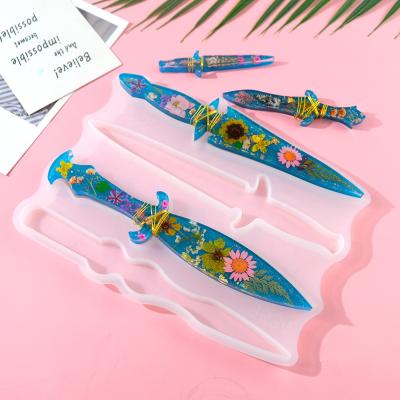 China Sustainable DIY Epoxy Resin Molds Small Sword Silicone Pendant Dagger Jewelry Mold Jewelry Accessories for sale