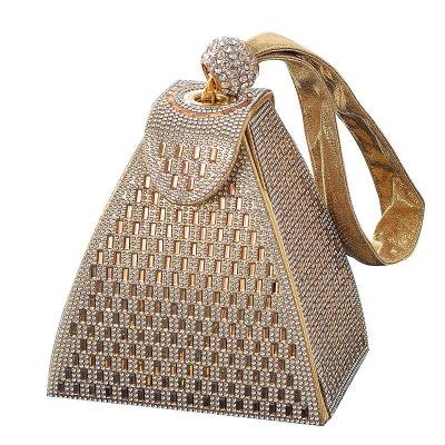 China 2022 summer party evening clutch fashion luxury faux leather triangle diamond clutch lady bags wedding bridal bag designer luxury handbags for sale