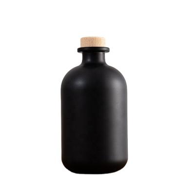 China Eco-Friendly Recyclable Black Bowmore 750ml Wine Bottle For Liquor Whiskey Luxury Vodka Honey Jar Other Glass Packaging With Wooden Cap for sale