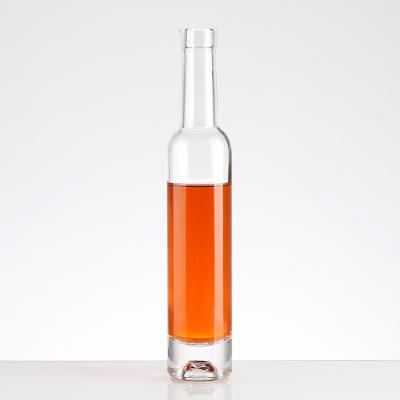 China Wholesale Eco-friendly Recyclable Vodka 200ml 500ml Whiskey Crystal White Glass Bottle For High End Liquor With Cork Super Flint Glass for sale