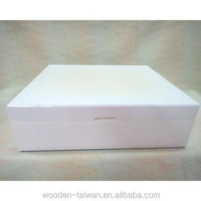 China Handmade Custom Wooden Doll Brownie Packaging Box for sale