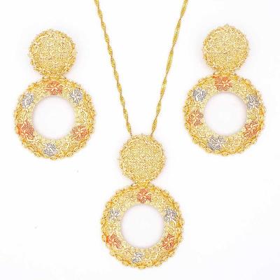 China CLASSIC Gold Color Luxury Dubai Jewelry Sets African Bridal Gifts Necklace Earrings Wedding And Loser Jewelry Set For Women for sale