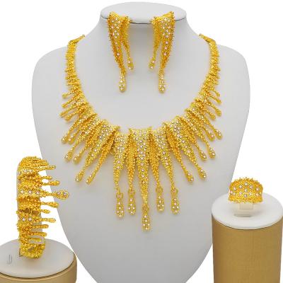 China Fashion CLASSIC High Quality Beautiful Jewelry Luxury Gold Plated Simple Design Women's Elegant Jewelry Sets Gold New Designs for sale