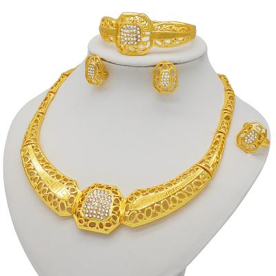 China Guangzhou CLASSIC Top Selling Exclusive African Jewelry Sets Gold Plated Statement Necklace Set For Women for sale