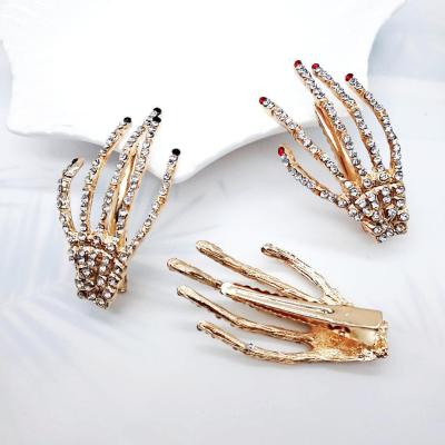 China High Quality Dark Style Ghost Claw Skull Hairpin Fashion Girl Hip Hop Rhinestone Metal Platypus Clip Halloween Hair Accessories for sale