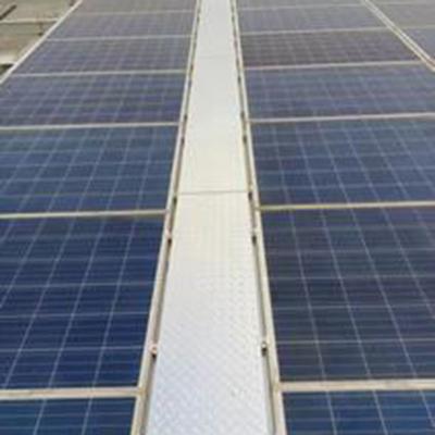 China 2.5 Lbs Metal Solar Rooftop Walkway Interlocking System 0.5 Inches UV Resistance for sale