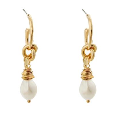 China Vintage New Style Jewelry 24K Gold Plating Pearl Drop Earrings European Style Hanging Pearl Earrings for sale