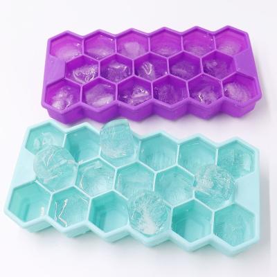 China Viable 17 Cavity Silicone Honeycomb Ice Cube Molds Tray For Whiskey Cocktail Ice Maker Tray Mold for sale