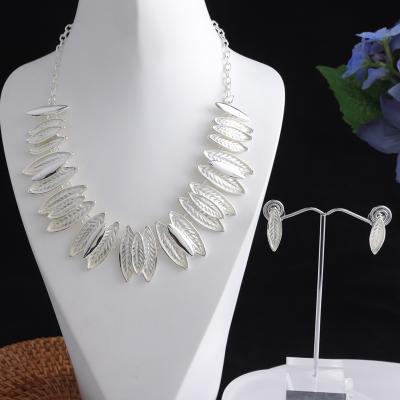 China Trendy Women's Jewelry Set SophiaXuan Jewelry Set Fashion Women's Indian Silver Alloy Collares Women Girls Headscarf Leaf Choker Necklace Gift Jewelry Set for sale