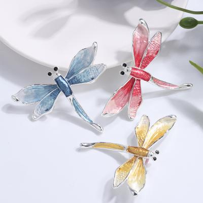 China nickel & Advance Are Fashion Free Simple Luxury Generous Brooch Custom Designer Security Magnet Wedding Suit Hijab Butterfly Bridal Brooch for sale