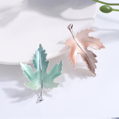 China nickel & Advance are lapel brooches women fashion safety leaf wedding suit bridal brooch custom-made generous simple luxury metal free for sale