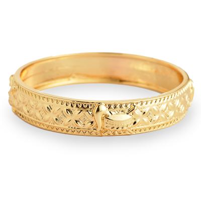 China Wholesale Hawaiian Multi Size Choice Exquisite Carving Luxury Gold Plated Bracelet For Men And Women for sale