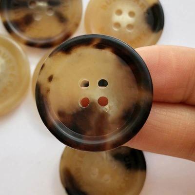 China Dry clean 7mm 9mm 11mm 15mm 19mm 28mm or 1inch 2 inch buffalo antique horn buttons 12L 14L 16L 18L 22L 24L 26L 28L 30L for sale