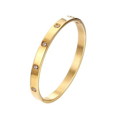 China CLASSIC Luxury Gold Plated Stainless Steel Charm Cuff Bracelet Chain Couples Cuff Bracelet For Women for sale