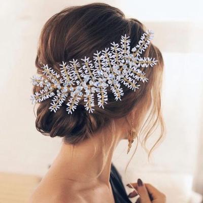 China Wedding Accessorize GENYA Gold Diamond Edge Clip Handmade Unique Bridal Crystal Hair Combs Elegant Rhinestone Hair Combs for sale