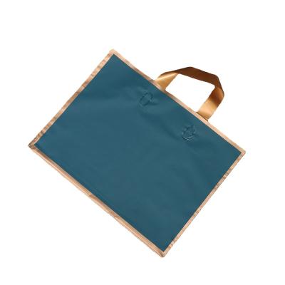 China New Recyclable Phnom Penh Clothing Shoes Store Advertising Bag Frosted Portable Plastic Bags With Logos for sale