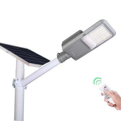 China ROAD Advanced LED Technology Automatic Light Control and Remote Monitoring Efficient Solar Street Lights Outdoor Waterproof for sale