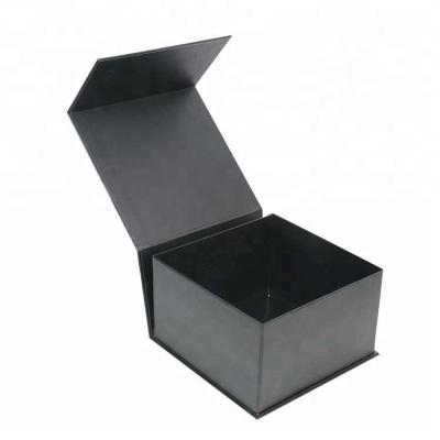 China Handmade Hot Sale Baseball Cap Packaging Box for sale