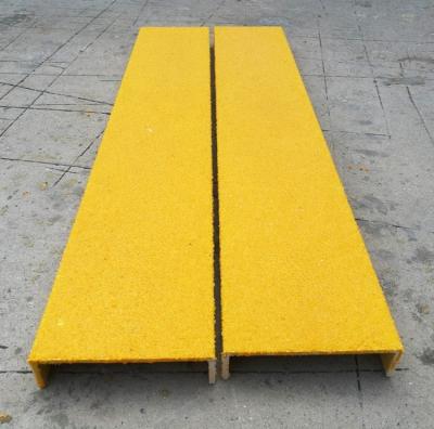 China Slip Resistant Grited Surface FRP Stair Treads for Non Slip Steps in High Traffic Areas for sale