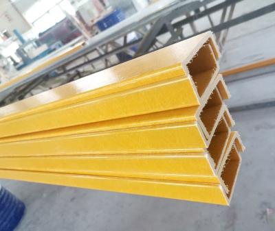 China Insulated Ladders with Lightweight FRP Channel/Tube Profiles Length Range 1m to 11.6m for sale