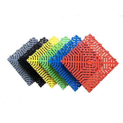 China 40x40x3.0cm Thick PP Plastic Interlocking Mats for Indoor Carwash Garage Floor Covering for sale